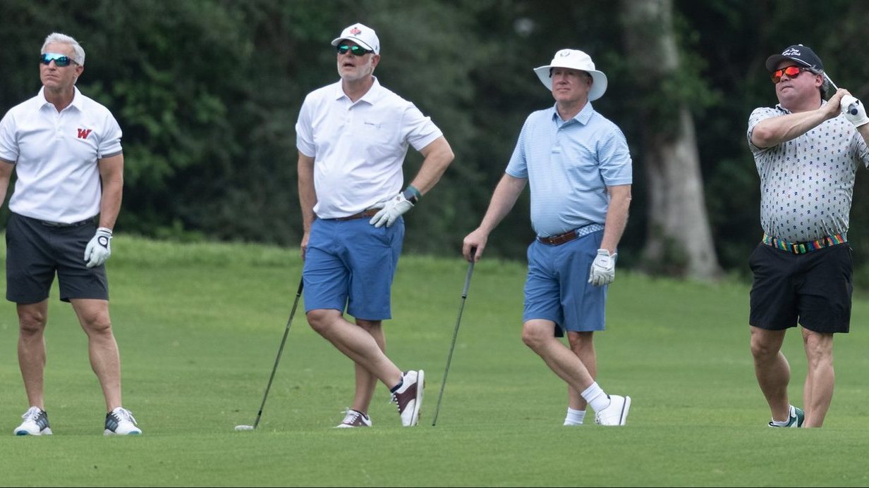 A Sterling Ridge patient back on the golf course with friends after his hip replacement